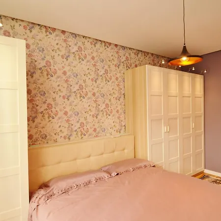 Kaloj Lägenhet Tirana