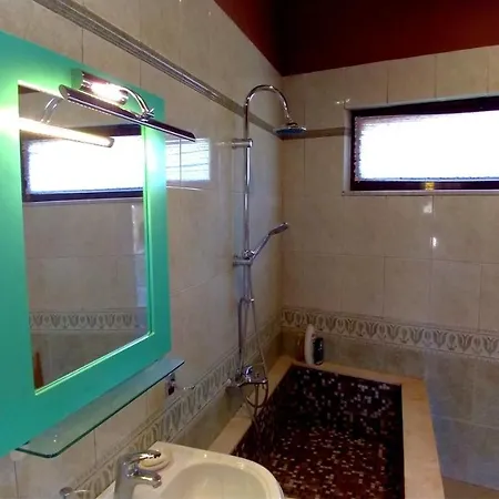 Kaloj Apartment *